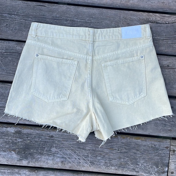 NWT Zara Raw Hem Yellow Denim Jean Shorts - Picture 5 of 6